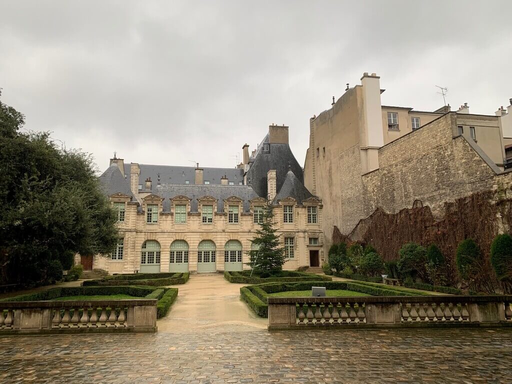 Jardines del Hôtel Sully