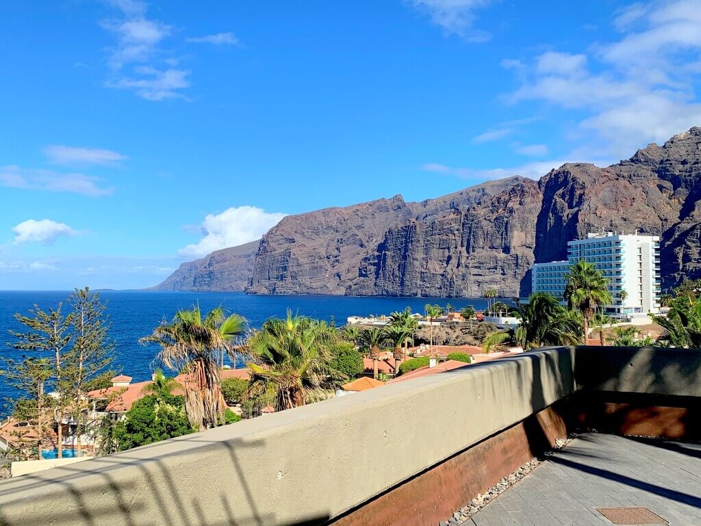 Vistas desde la primera parte del mirador de Los Gigantes