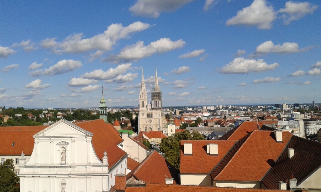 La Catedral de Zagreb desde la Torre Lotrscak