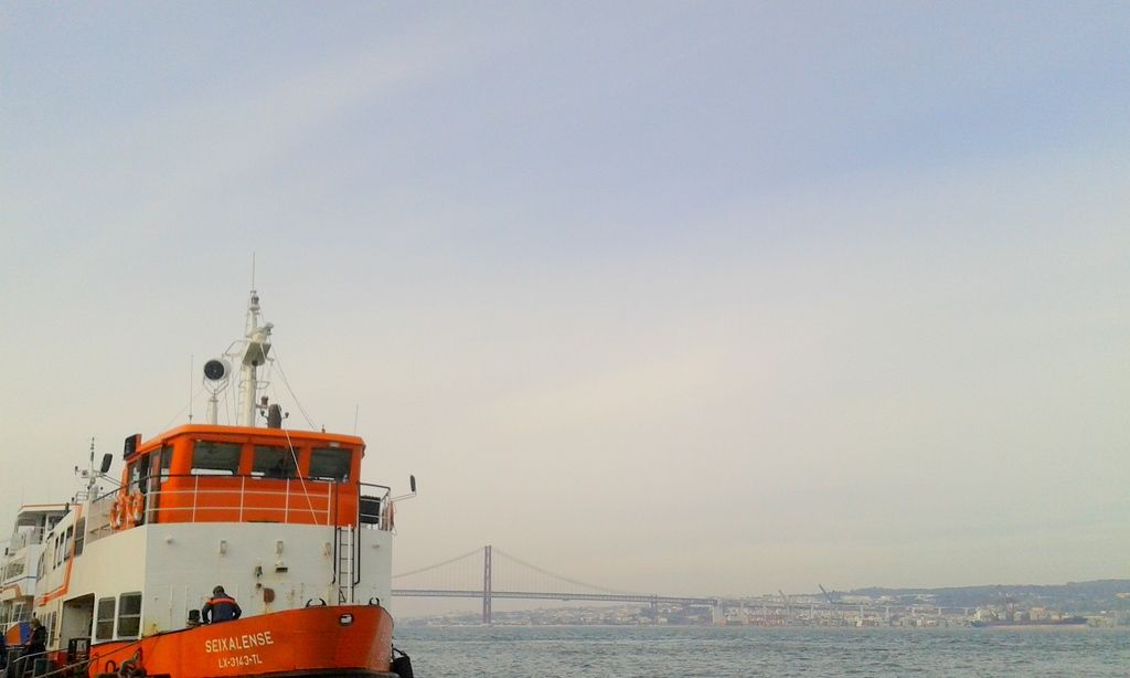 ferry Cais do Sodré