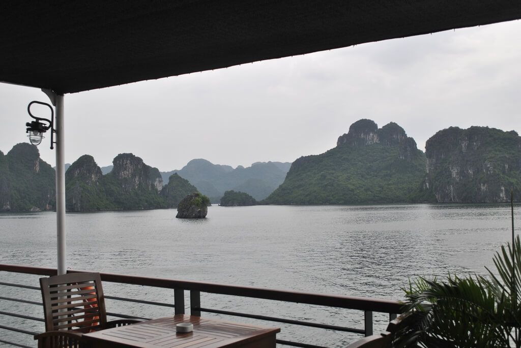 crucero por la bahía de Halong