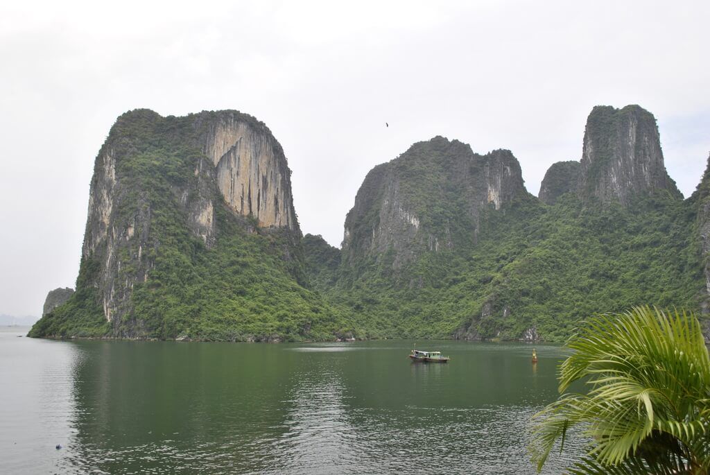 crucero por la bahía de halong