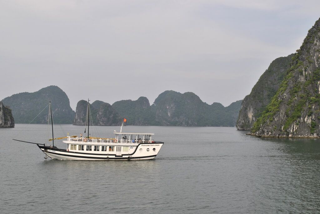 crucero bahía de Halong