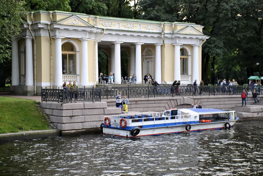 Jardín de verano de San Petersburgo