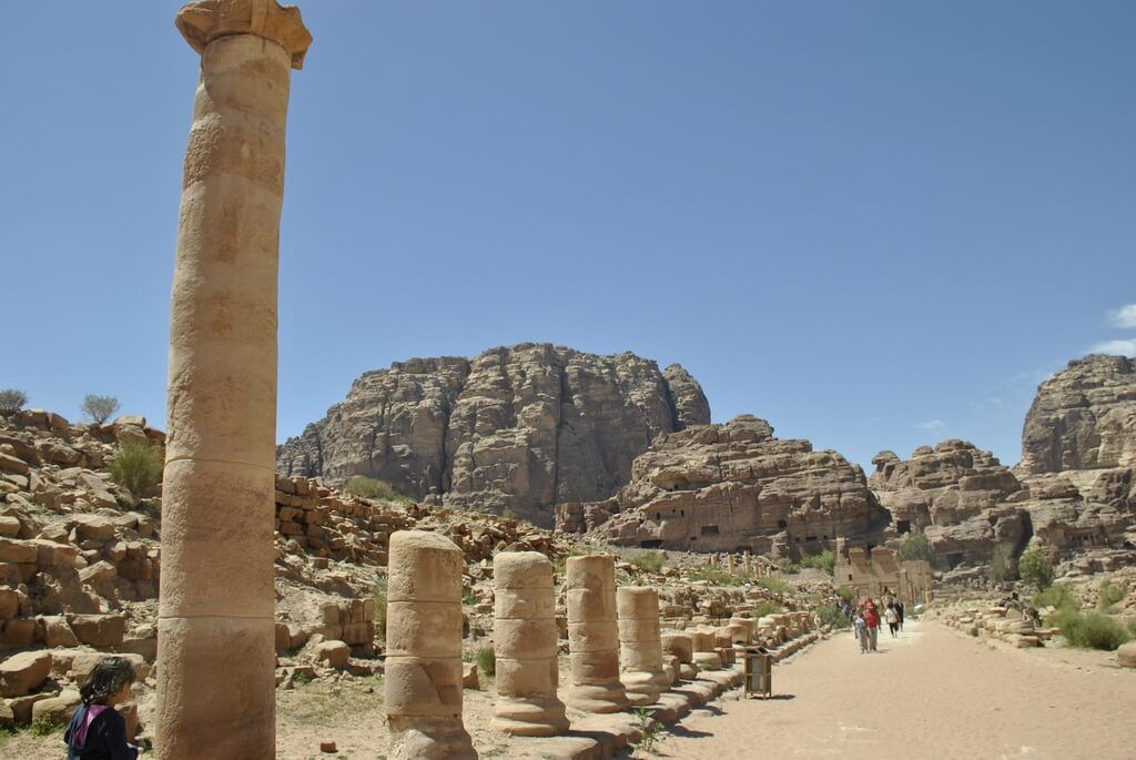 Calle Columnada, Petra