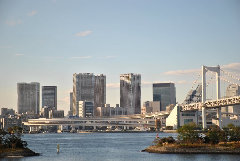 Bahía de Tokio desde el centro comercial Aqua City