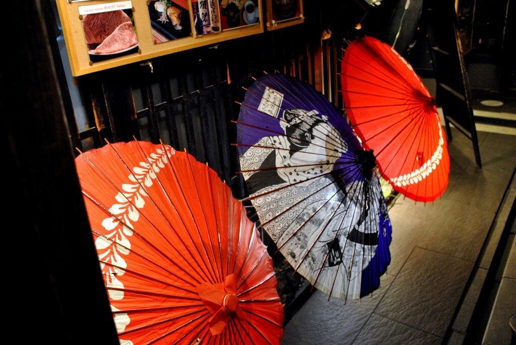 Sombrillas de colores en Pontocho