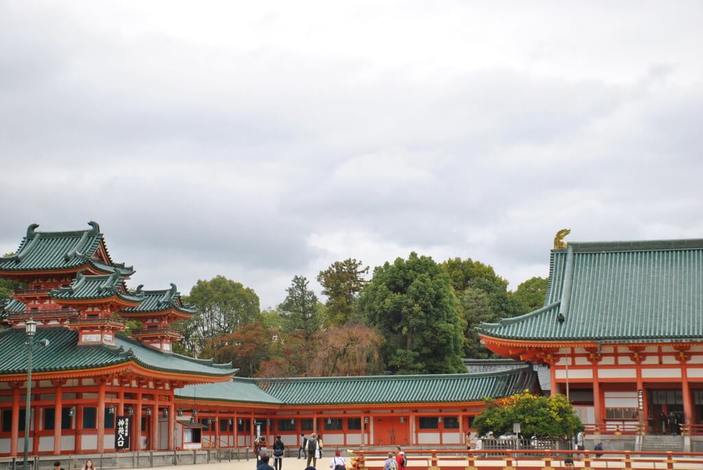 Vista lateral del Santuario Heian Jingu