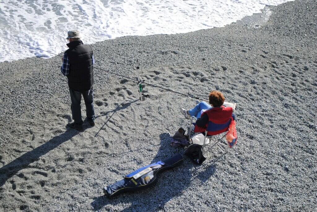 Pescando en el puerto de Monterosso