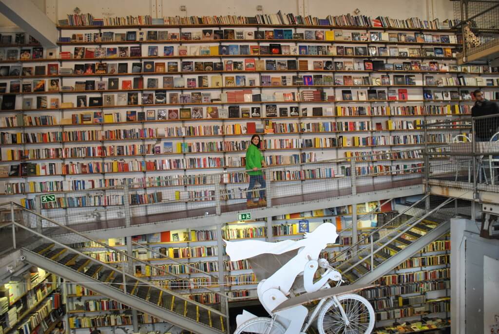 Librería Ler Devagar, Lisboa