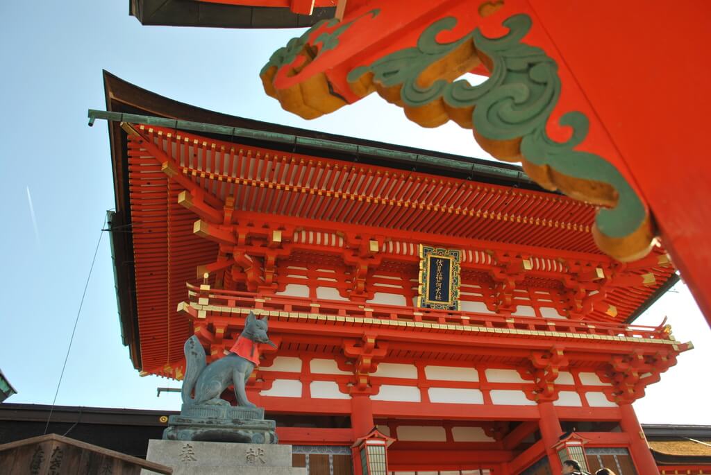 Interior de Fushimi Inari Taisha