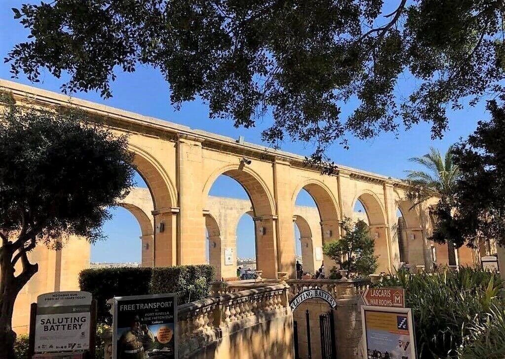 Acceso a Saluting Battery desde los Upper Barrakka Gardens