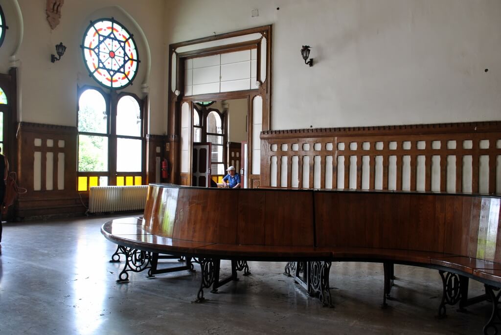 sala de espera de la estación de Sirkeci