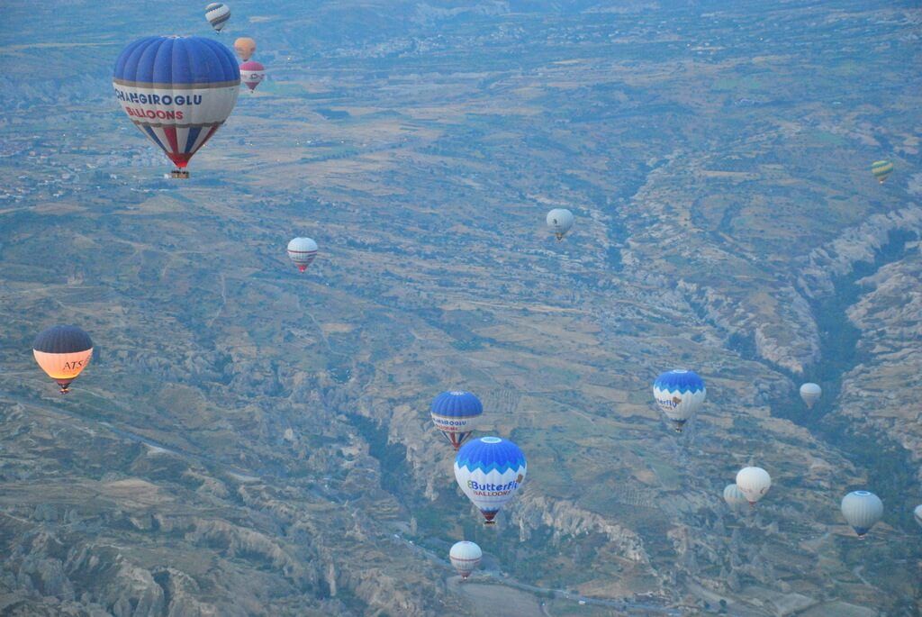 Poco a poco va amaneciendo en Capadocia