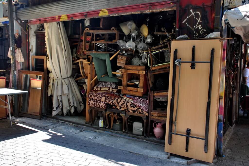 Venta de muebles usados en Platia Avissinias