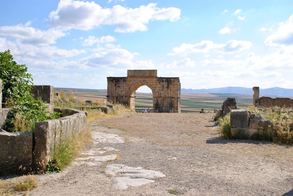 Puerta de Tingis, final de la Decumanus maximus