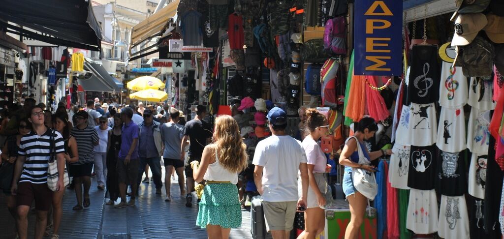 Recorriendo la calle Ifestou