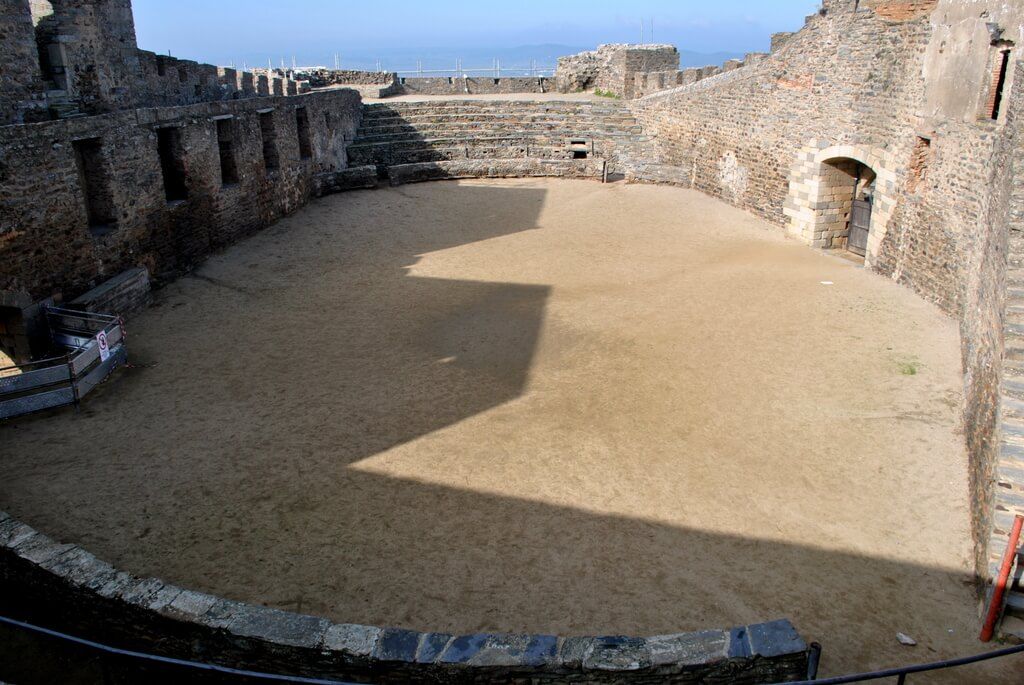 Patio interior del castillo