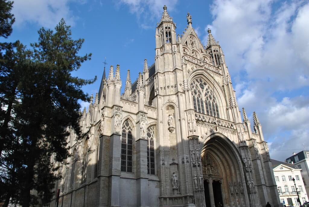 Fachada exterior Notre Dame du Sablon