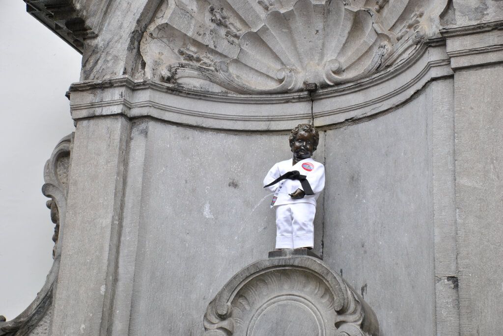 Manneken Pis vestido 