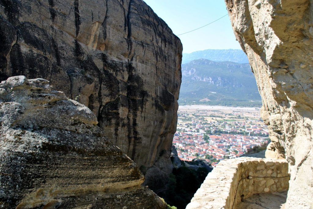 Rampa que conduce a la puerta de entrada a Agia Triada