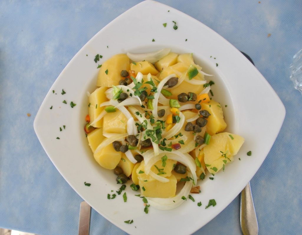 Almorzando en Pollonia. Ensalada de patatas