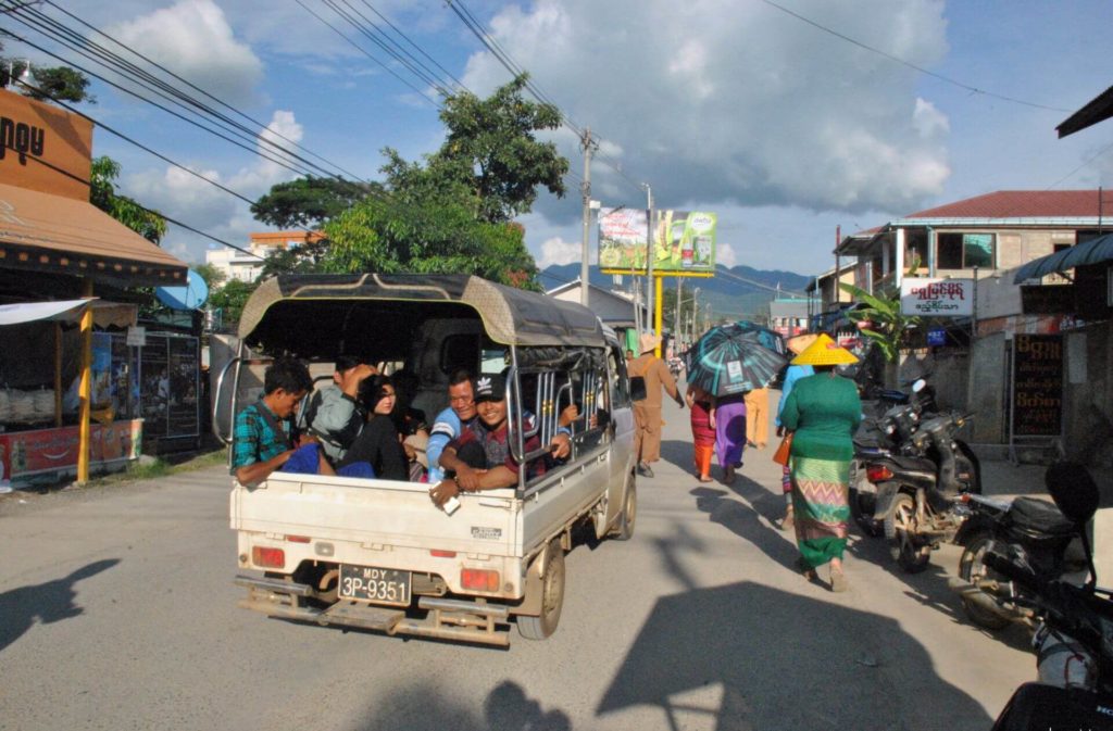 Calle principal de Nyaung Shwe