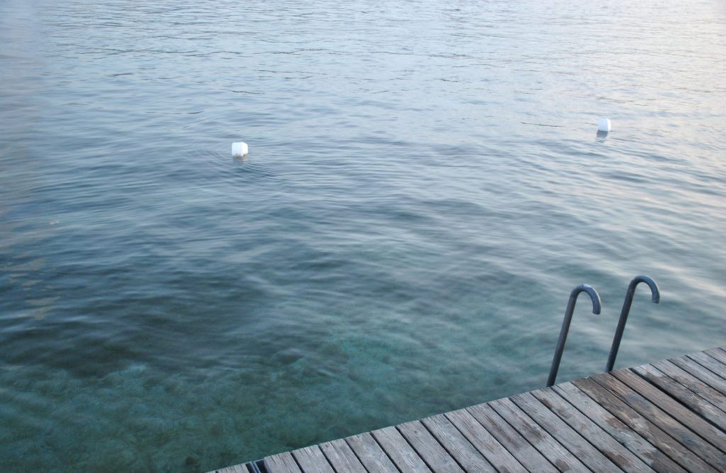 Piscina para darse un baño en el lago 10 lugares que ver en ginebra