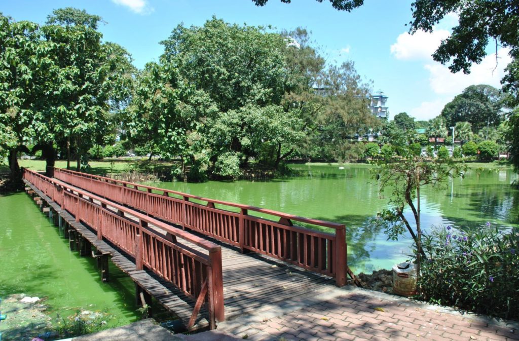 Paseando por el Lago Kankawgyi