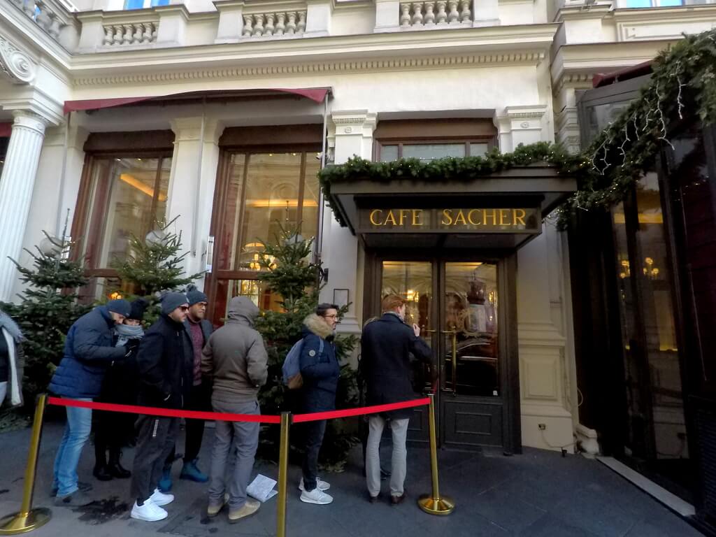 dónde comer la mejor tarta sacher de viena