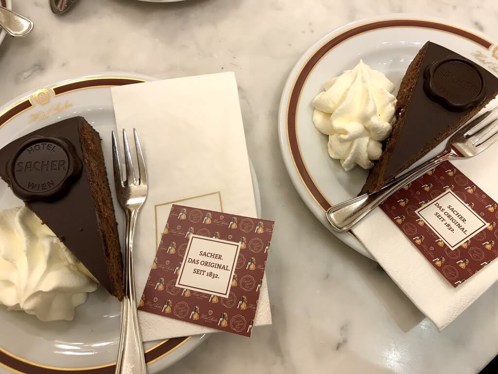 dónde comer la mejor tarta Sacher de Viena