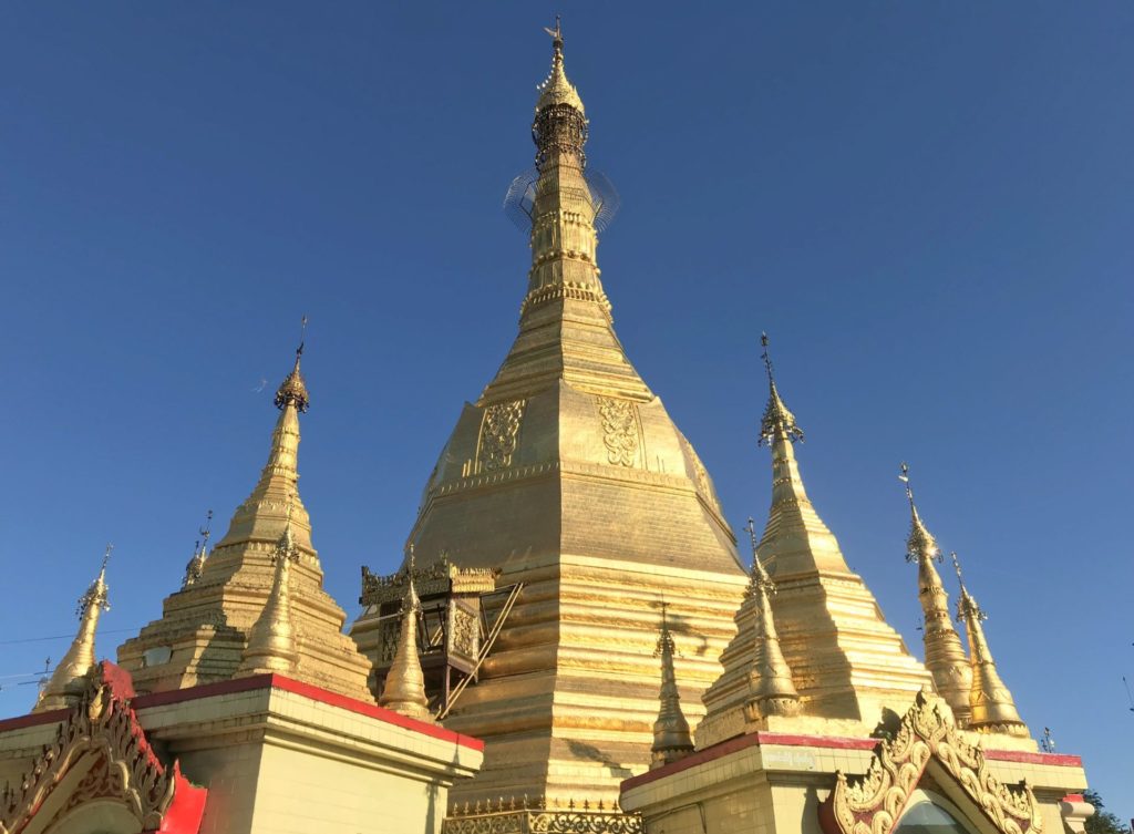 Gran Chedi dorado Sule pagoda