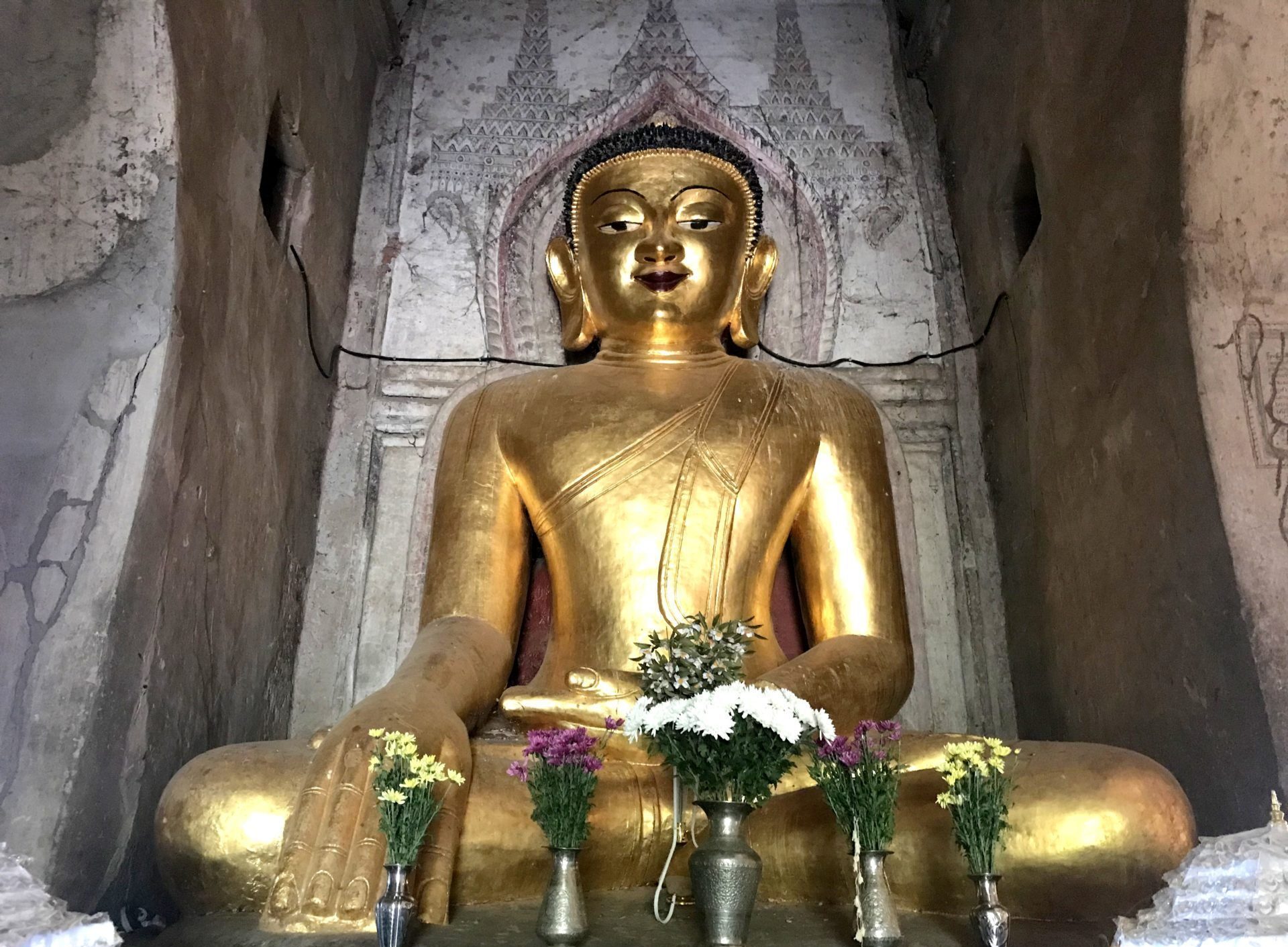 Buda. Interior del templo