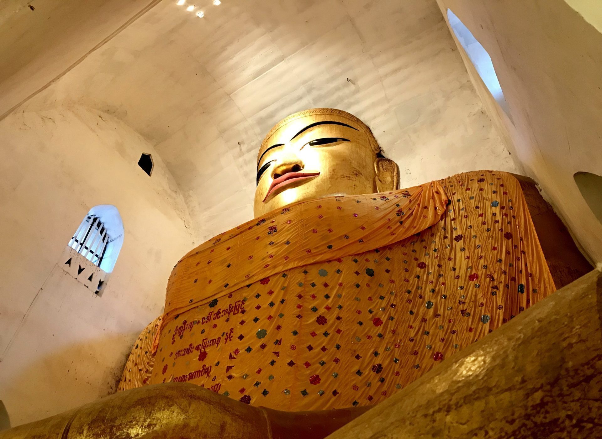 templos de bagan manuha pagoda