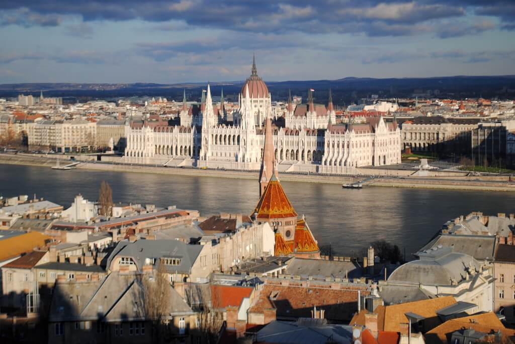 El Parlamento desde el Bastión de los pescadores