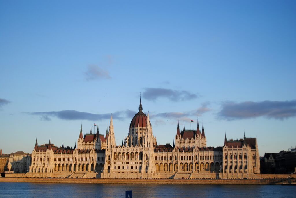 Parlamento de Budapest 10 lugares que ver en budapest