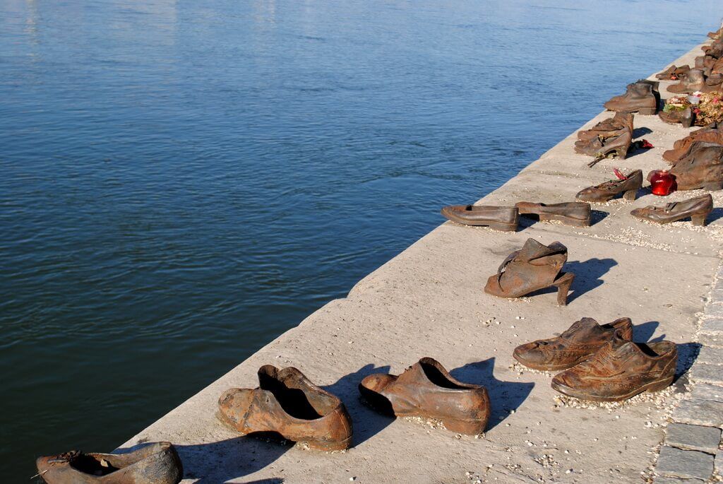 Zapatos a orillas del Danubio 10 lugares que ver en Budapest