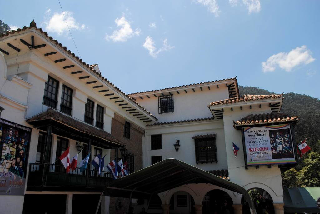 Edificio de acceso al Cerro de Monserrate