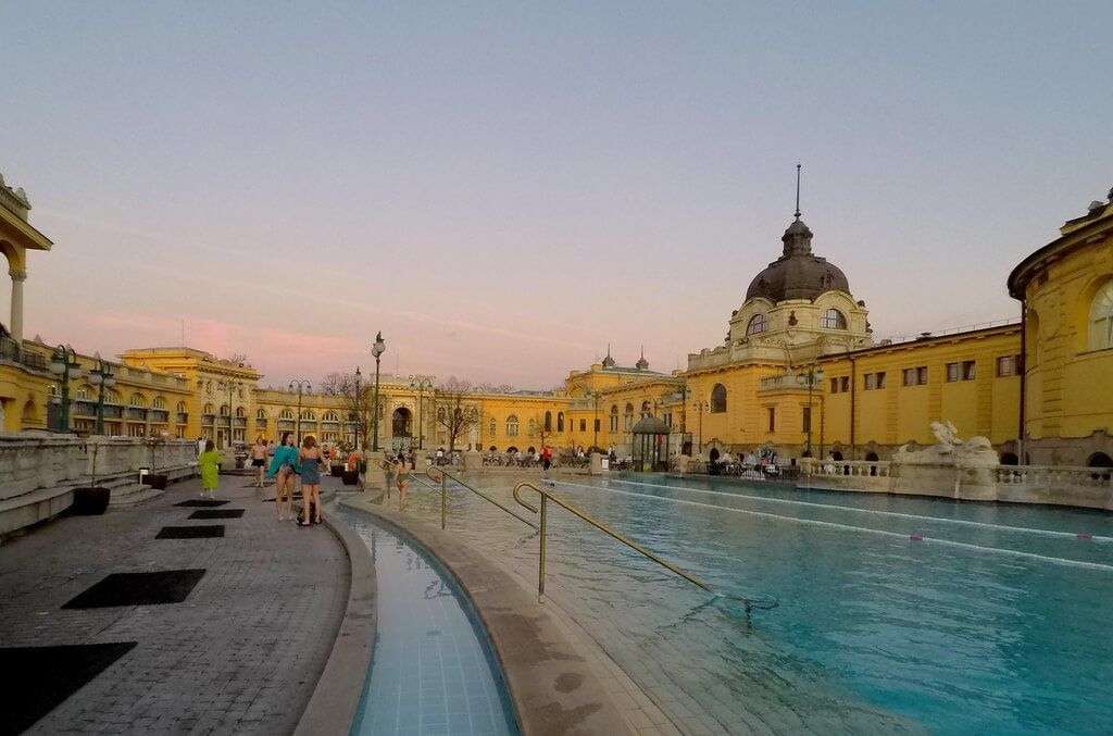 Piscina exterior del Balneario Széchenyi