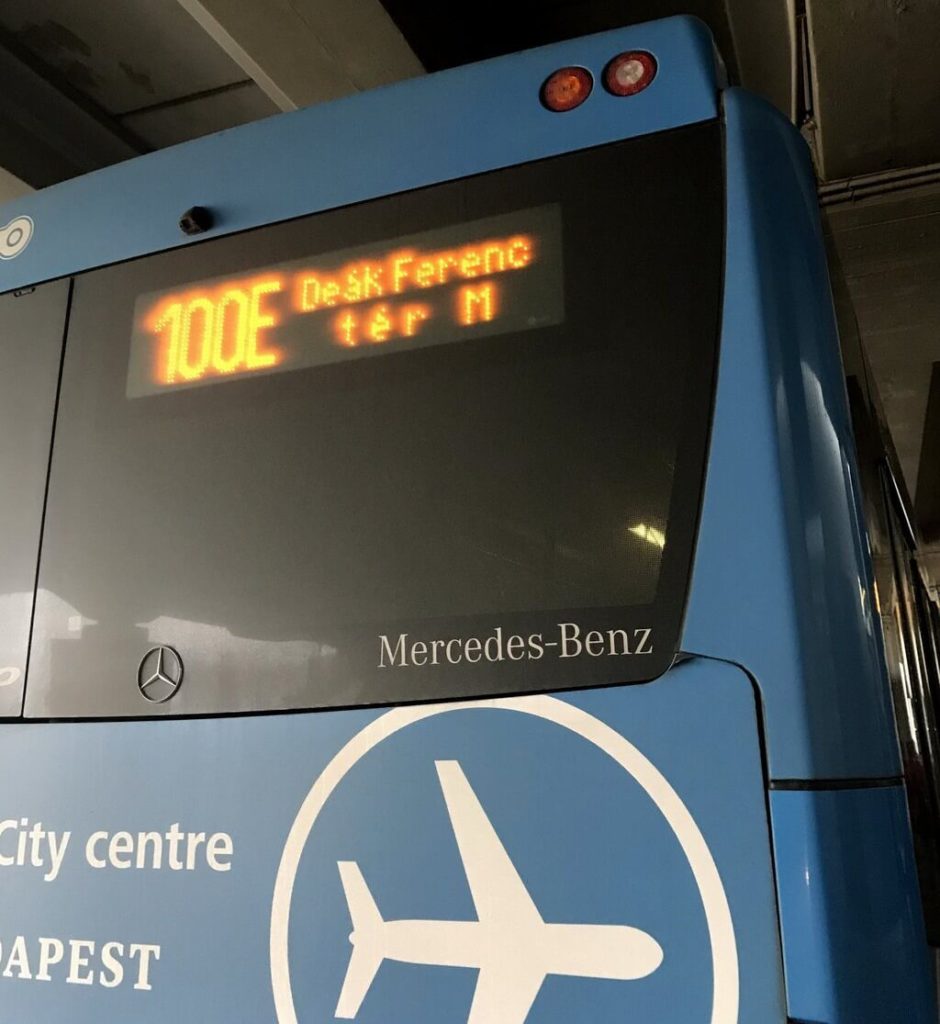 Autobús 100E cómo ir del aeropuerto de Budapest al centro