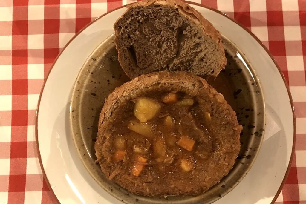 comer comida húngara en Budapest