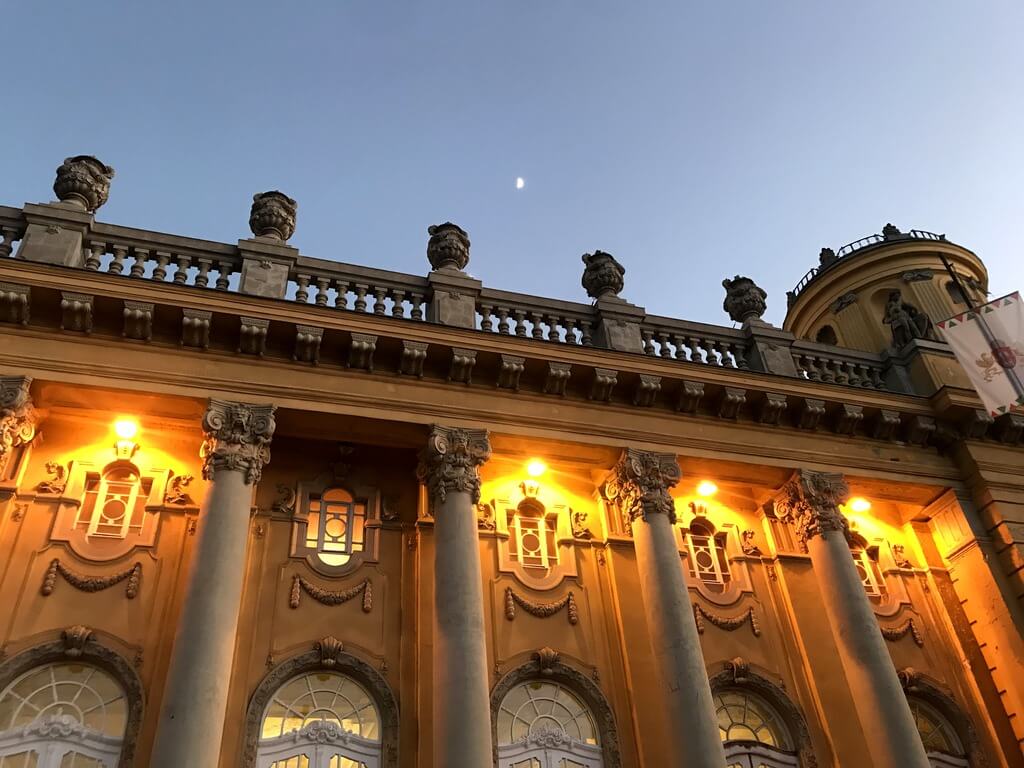 guía para visitar el balneario Széchenyi