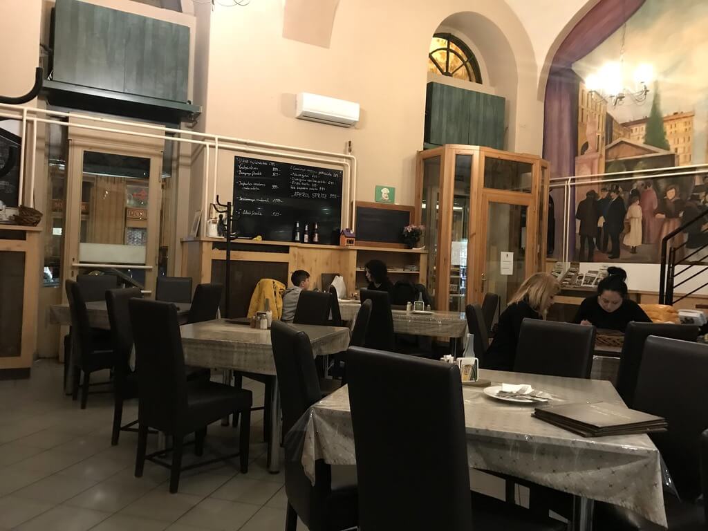 comer comida húngara en budapest