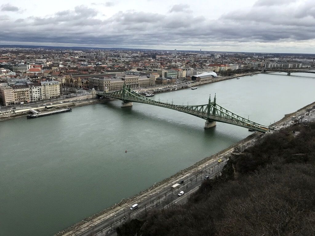 Puente de la Libertad desde el Monte Gellért 10 lugares que ver en Budapest