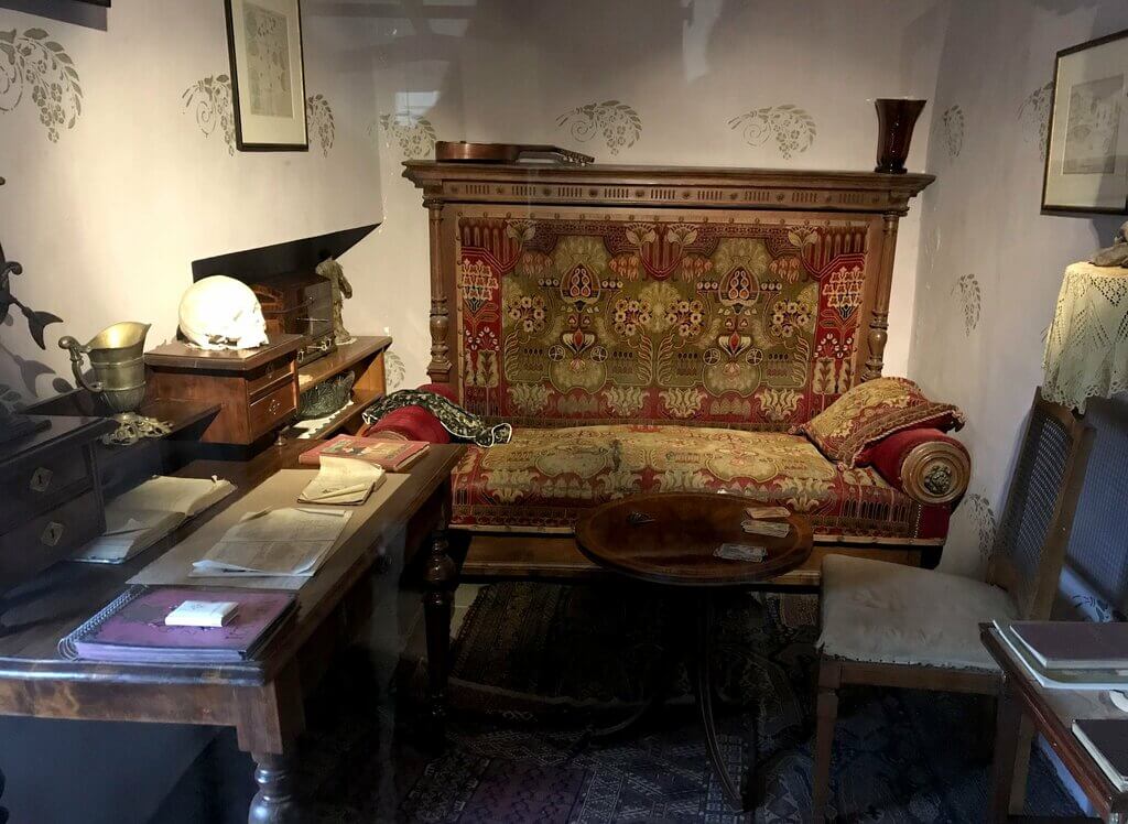 Interior de una de las casas del Callejón de Oro