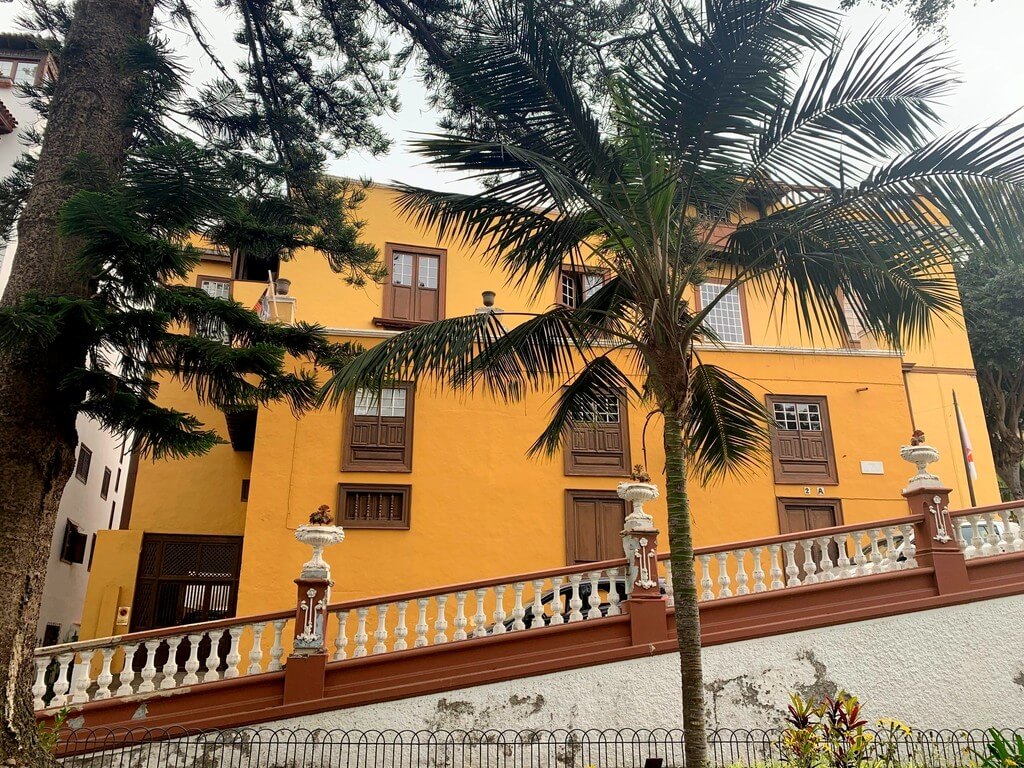 La Casa de los Cáceres en la Plaza Andrés Lorenzo de Cáceres