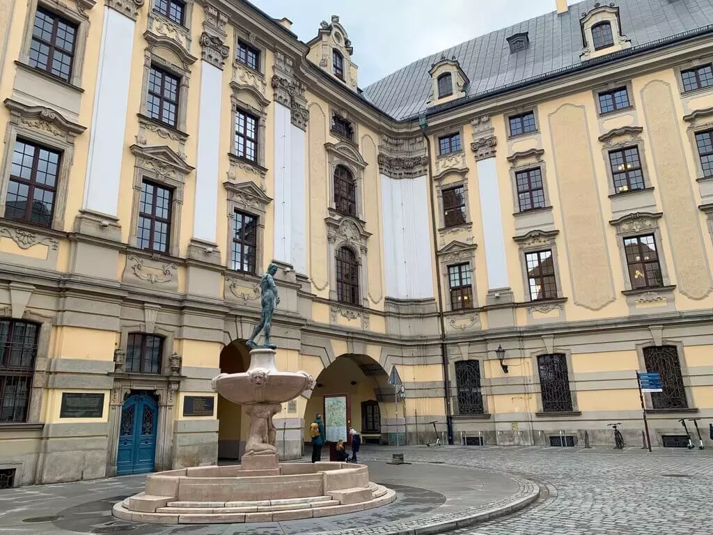 Patio de la Universidad de Wroclaw