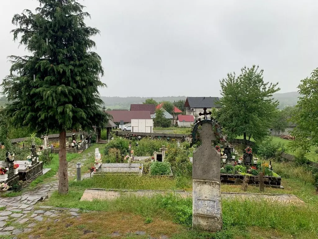 Cementerio de Plopis