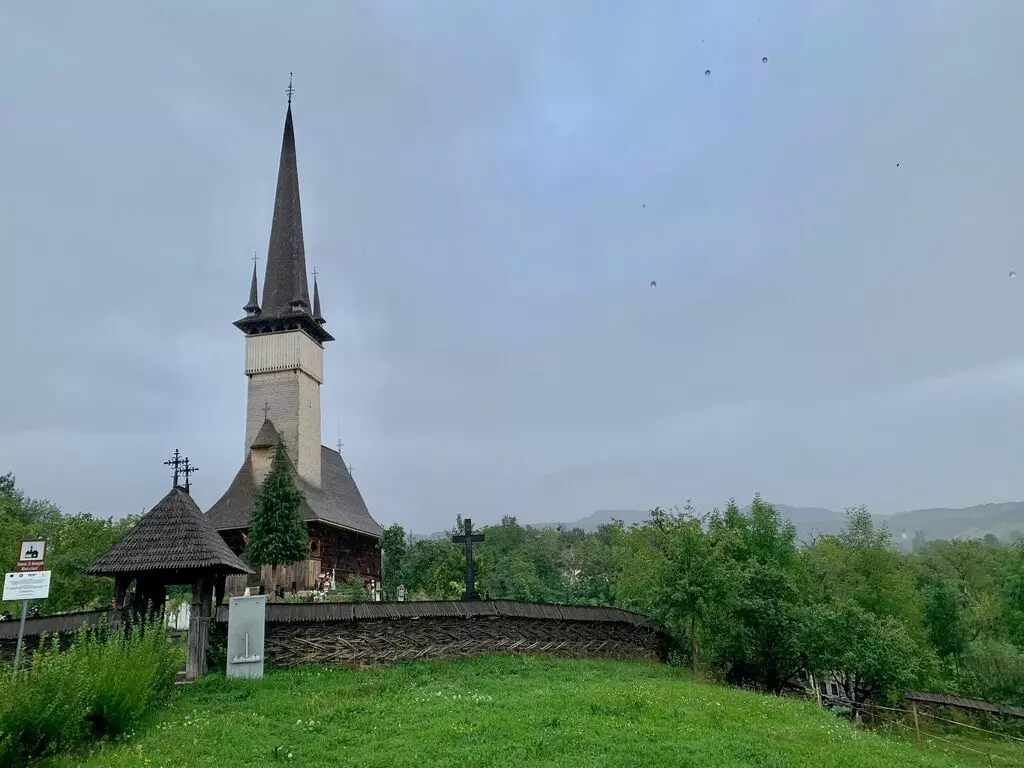 Iglesia de Plopis