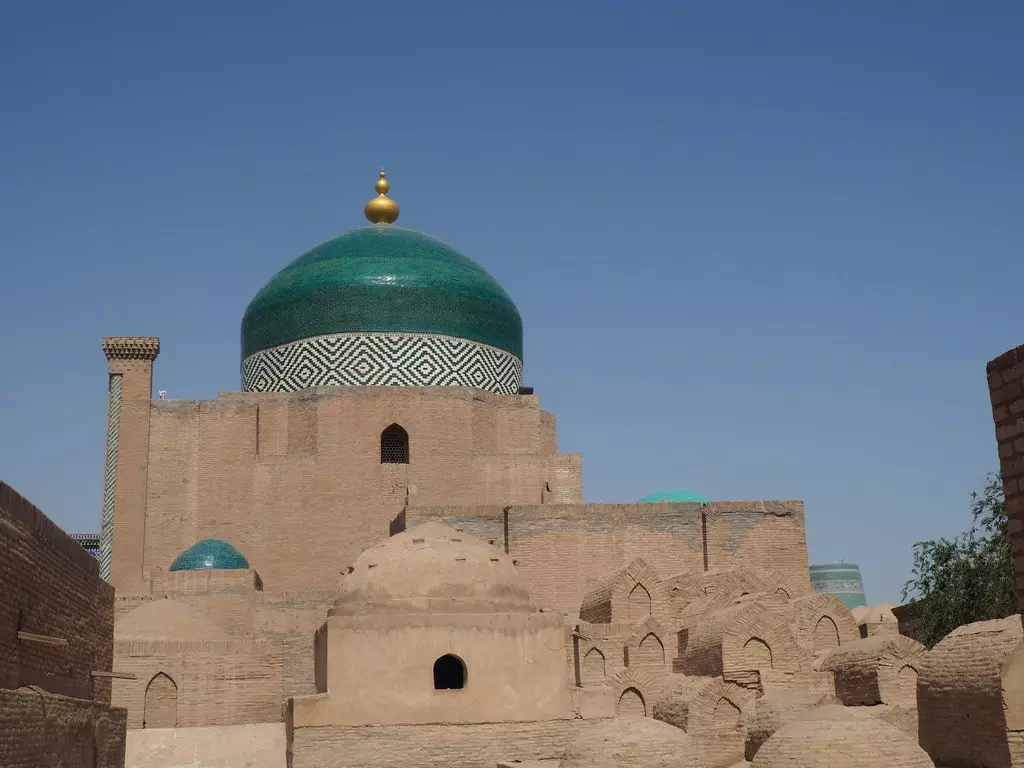 Mausoleo Pahlavon Mahmud